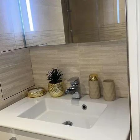 Daire Jolie En Plein Centre De La Bocca Cannes